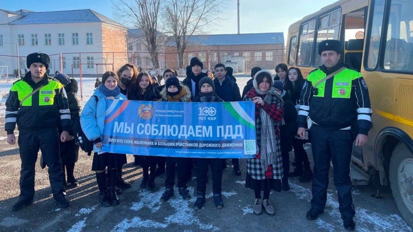 Сотрудники Госавтоинспекции отдела МВД России по Зольскому району провели профилактическую акцию по правилам организованной перевозки групп детей