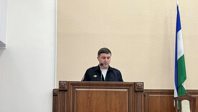 В актовом зале районной администрации под председательством и.о. главы местной администрации Зольского района Исмаила Докшокова состоялось плановое заседание Антитеррористической комиссии района
