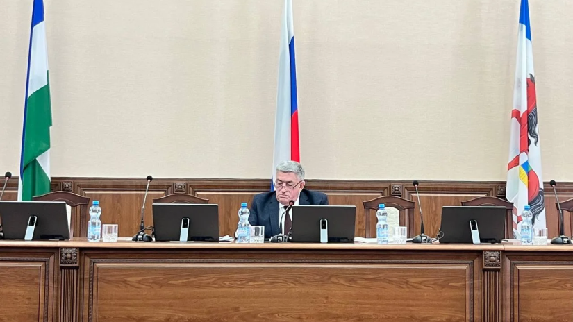 В местной администрации Зольского района под председательством и.о. главы Исмаила Докшокова прошло заседание Антинаркотической комиссии