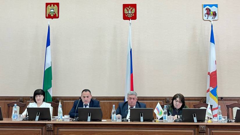 Сегодня в местной администрации Зольского района состоялся совместный семинар Рескома профсоюза работников государственных учреждений и общественного обслуживания, а также профсоюзного актива Зольского райкома