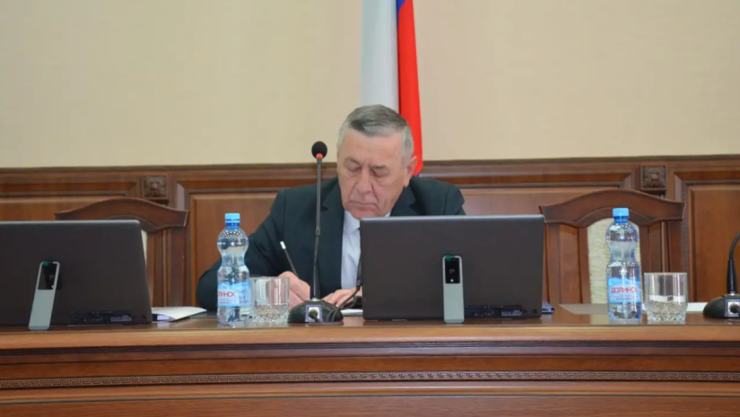В актовом зале районной администрации под председательством первого заместителя главы администрации Зольского района Ауеса Беева состоялось рабочее совещание с главами городского и сельских поселений