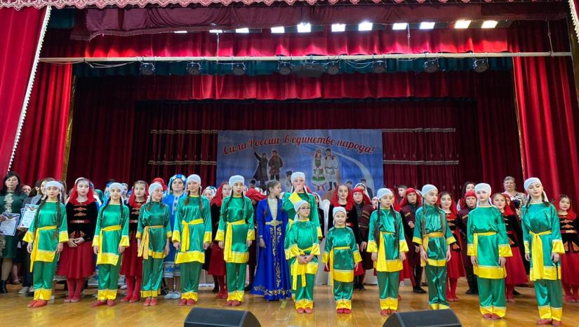 В Доме культуры г.п. Залукокоаже состоялся районный фестиваль «Единство в многообразии», приуроченный ко Дню народного единства
