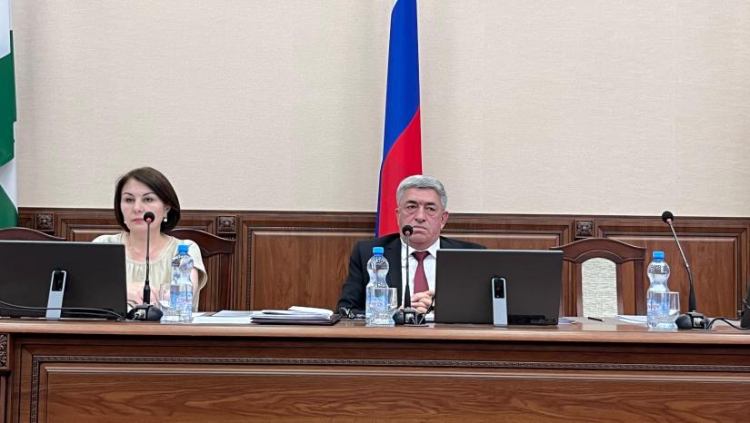 Сегодня в актовом зале администрации Зольского района состоялась 26-я сессия Совета местного самоуправления VII созыва. Заседание прошло под председательством заместителя Совета Марины Пшуковой