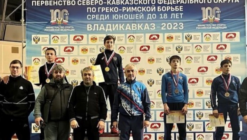 Во Владикавказе состоялось первенство Северо-Кавказского Федерального округа по греко-римской борьбе среди юношей до 18 лет