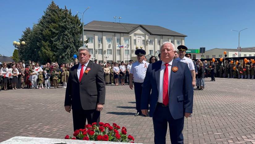 Сегодня на площади защитников Отечества в г.п. Залукокоаже состоялся торжественный митинг, посвящённый Дню Великой Победы