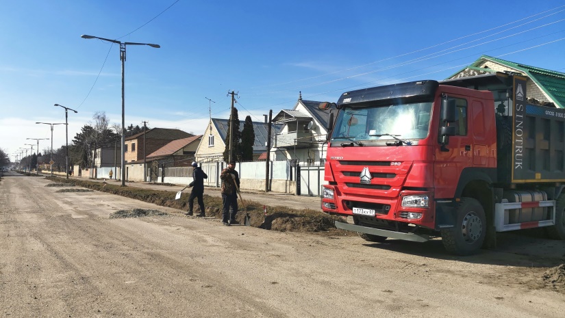 Ремонт участка автомобильной дороги по улице Комсомольская в г.п. Залукокоаже