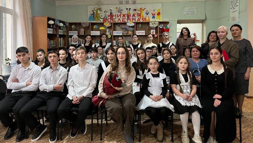 Творческая встреча с писателем Зариной Кануковой состоялась в Зольском районе